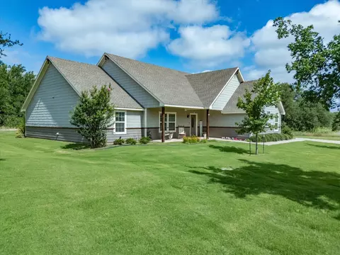 1018 Westwood Dr, Graham, TX 76450