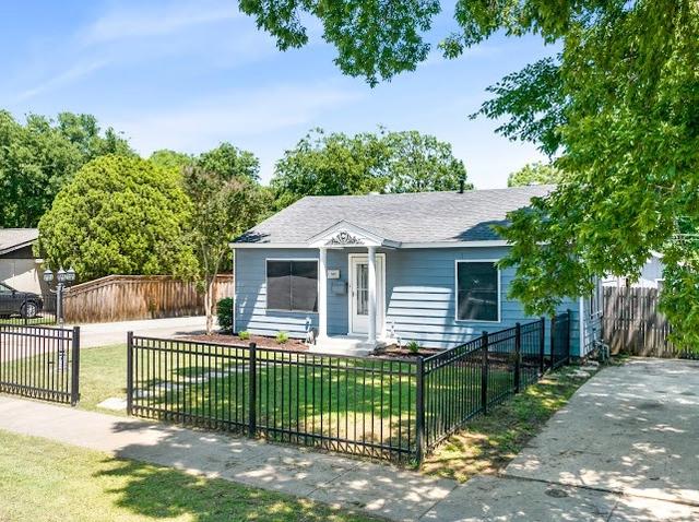 505 Worthway Dr, Grand Prairie, TX 75051