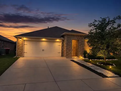 2957 Shoemaker Dr, Royse City, TX 75189