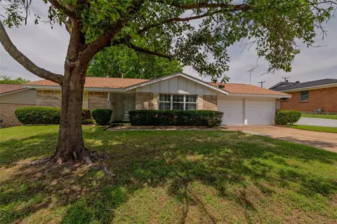 6604 Trailwood Dr, Forest Hill, TX 76140