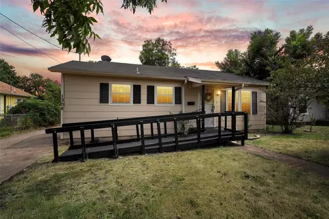 1306 W 11th St, Mcgregor, TX 76657