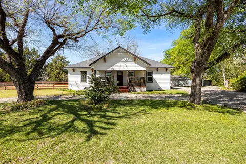1560 Stainback Rd, Red Oak, TX 75154