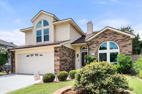 2404 Bennington Dr, Arlington, TX 76018