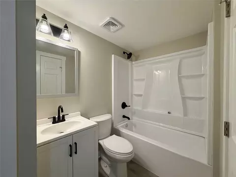 Bath - 615 Smith Cir, Point, TX 75472 photo 2 of 2