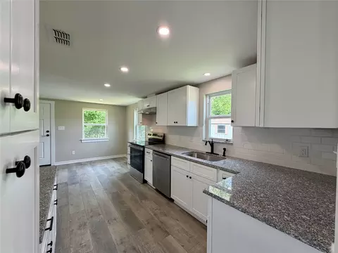 Kitchen - 615 Smith Cir, Point, TX 75472 photo 1 of 2