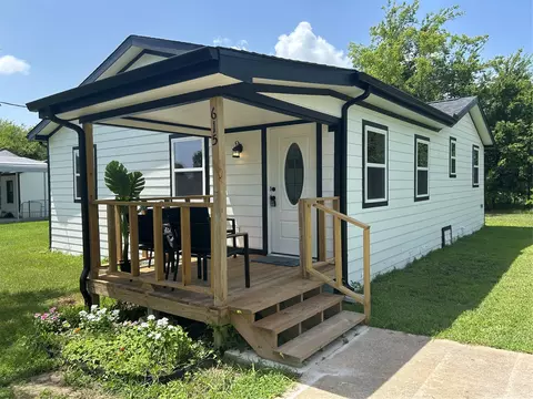 615 Smith Cir, Point, TX 75472