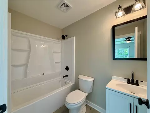 Bath - 615 Smith Cir, Point, TX 75472 photo 1 of 2
