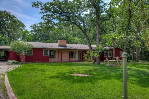 7 Oak Village Dr, Greenville, TX 75402