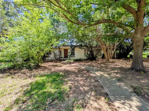 108 Varsity Cir, Arlington, TX 76013