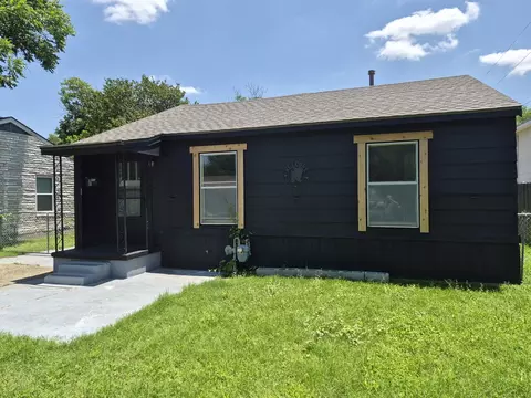 Exterior - 3720 Live Oak Ave, Waco, TX 76708 photo 3 of 3