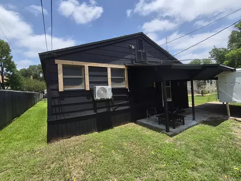 Exterior - 3720 Live Oak Ave, Waco, TX 76708 photo 4 of 7