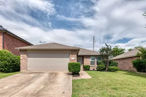 9020 Noontide Dr, Fort Worth, TX 76179