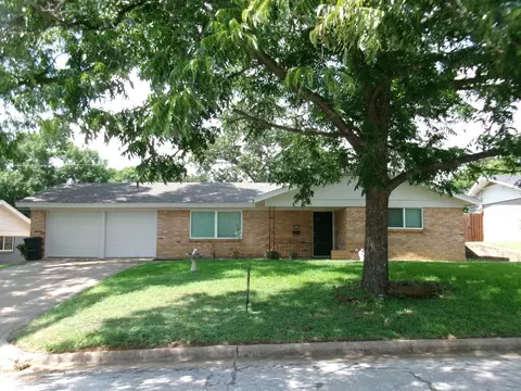 1610 Toplea Dr, Euless, TX 76040
