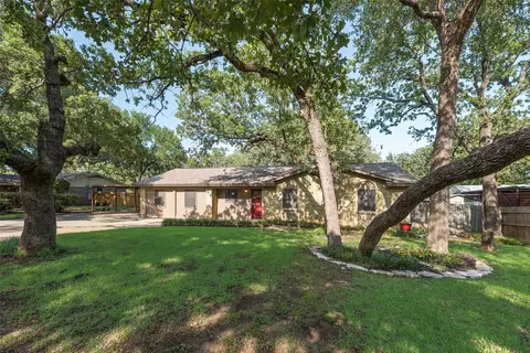7100 Lowery Ln, North Richland Hills, TX 76182