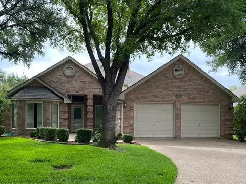 5969 River Bend Dr, Benbrook, TX 76132