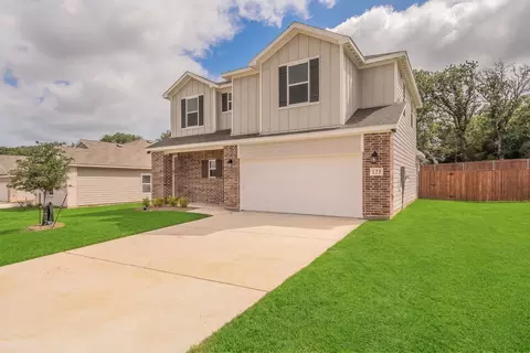 121 Kylie St, Cleburne, TX 76031