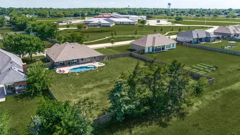 View/Area - 524 E Carol St, Pilot Point, TX 76258 photo 4 of 4