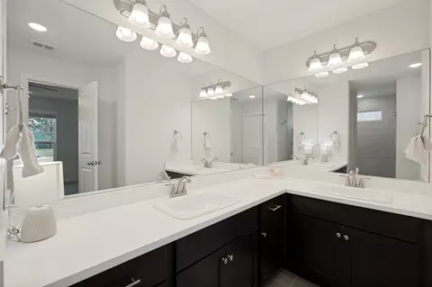 Bath - 524 E Carol St, Pilot Point, TX 76258 photo 1 of 2