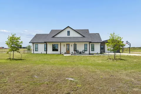 9224 County Road 592, Nevada, TX 75173
