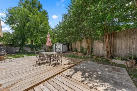 Exterior - 2812 Chimney Hill Dr, Waco, TX 76708 photo 7 of 11