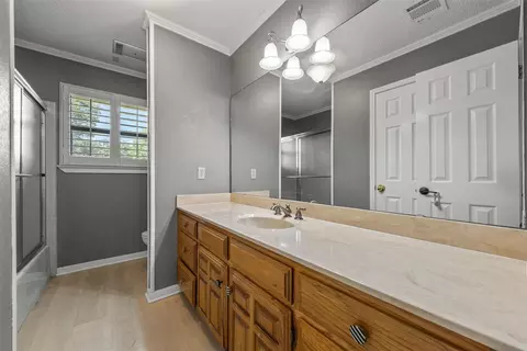 Bath - 2812 Chimney Hill Dr, Waco, TX 76708 photo 1 of 3