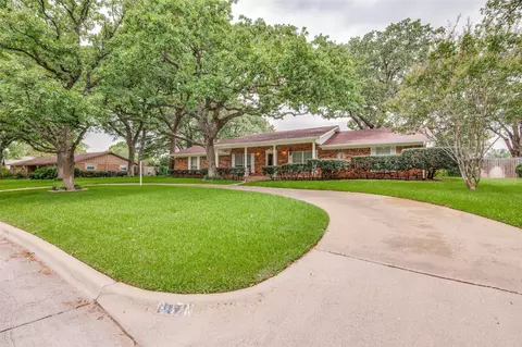 607 N Parkridge Dr, Mansfield, TX 76063