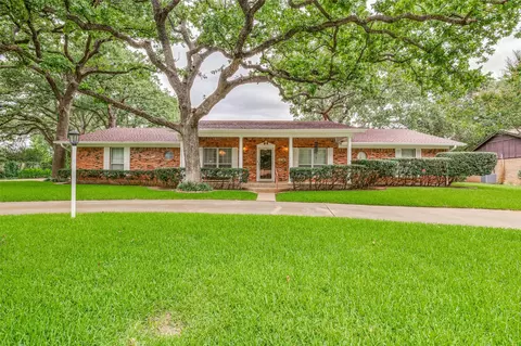 607 N Parkridge Dr, Mansfield, TX 76063