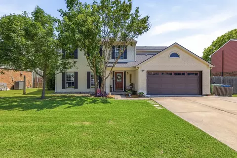 1229 Oxford Ln, Grapevine, TX 76051