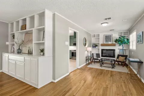 Living - 3924 N 30th St, Waco, TX 76708 photo 4 of 6