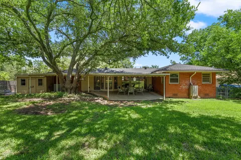 Exterior - 3924 N 30th St, Waco, TX 76708 photo 5 of 7