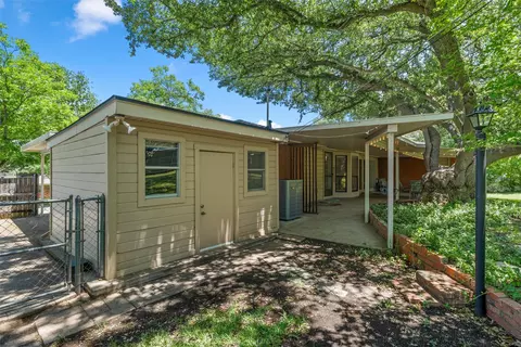 Exterior - 3924 N 30th St, Waco, TX 76708 photo 6 of 7