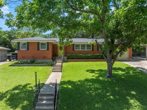 Exterior - 3924 N 30th St, Waco, TX 76708 photo 2 of 7