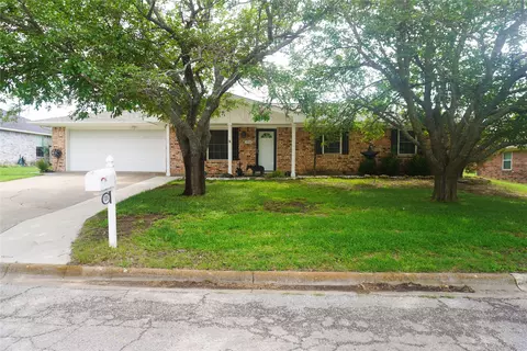 1304 Bellaire St, Bowie, TX 76230