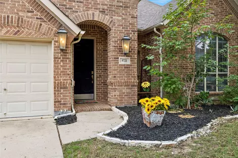 9721 Sam Bass Trl, Fort Worth, TX 76244