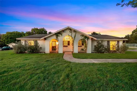 212 N Old Temple Rd, Hewitt, TX 76643