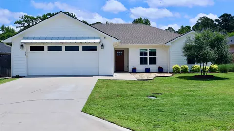 111 Lainey Ln, Mineola, TX 75773
