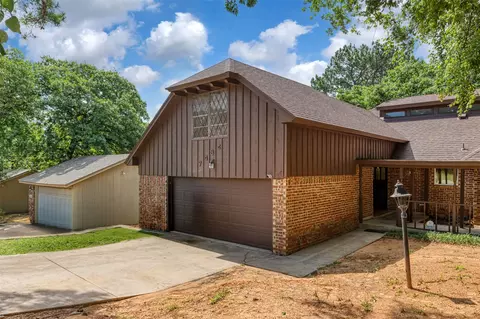 7432 Brentwood Stair Rd, Fort Worth, TX 76112