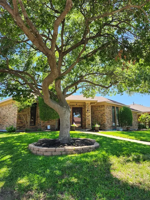2112 Hunters Rdg, Carrollton, TX 75006