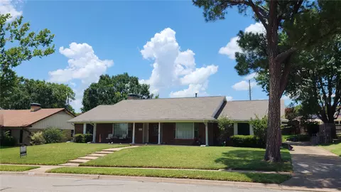 1601 Yarborough Dr, Sherman, TX 75092