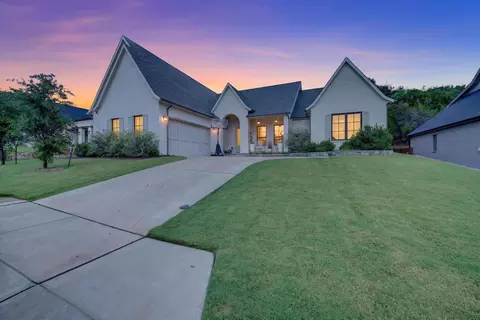 1124 Mountain View Dr, Weatherford, TX 76087