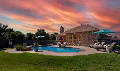 800 Dusty Trl, Aubrey, TX 76227