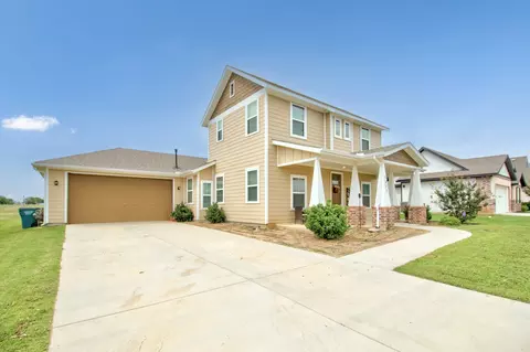 1371 Orange Blossom Ct, Gainesville, TX 76240