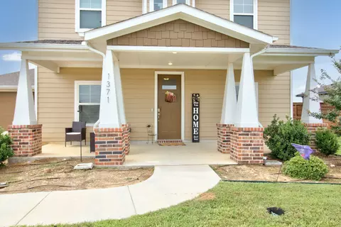 1371 Orange Blossom Ct, Gainesville, TX 76240
