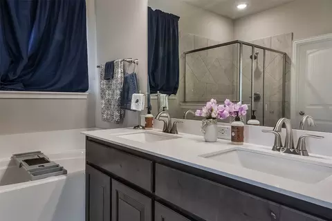 Bath - 3305 Greymoore Dr, Anna, TX 75409 photo 1 of 2