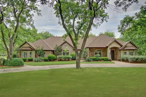 7402 Hampton Dr, Granbury, TX 76049