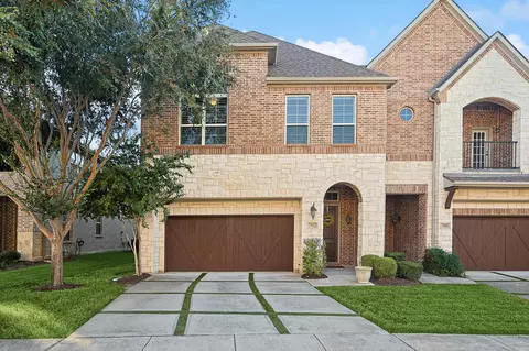 2812 Cedar Elm Dr, Carrollton, TX 75010