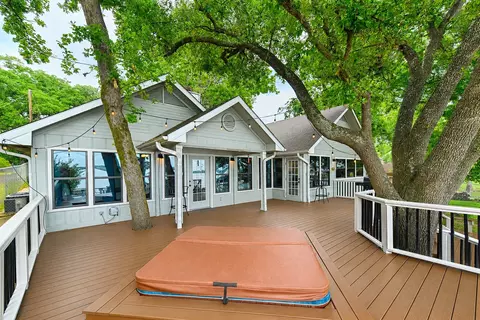 156 Ocean Dr, Gun Barrel City, TX 75156