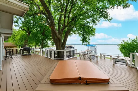156 Ocean Dr, Gun Barrel City, TX 75156