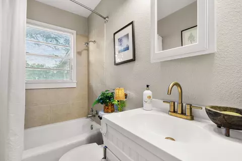 Bath - 2921 Summer Ave, Waco, TX 76708 photo 1 of 2