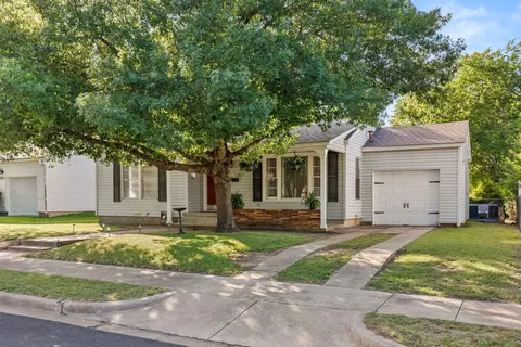 Exterior - 2921 Summer Ave, Waco, TX 76708 photo 3 of 7